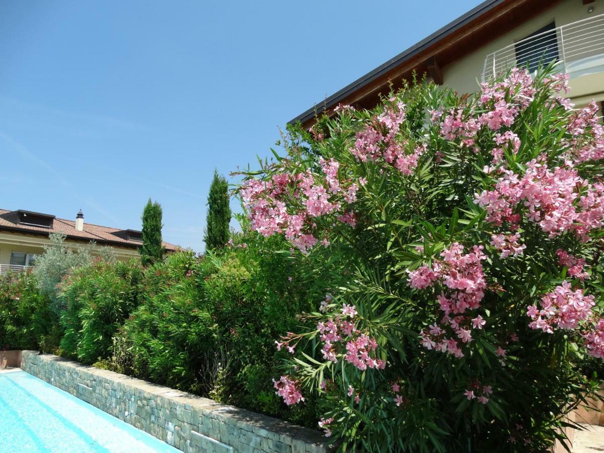 Phoenix Garda Hills Sirmione Esterno foto