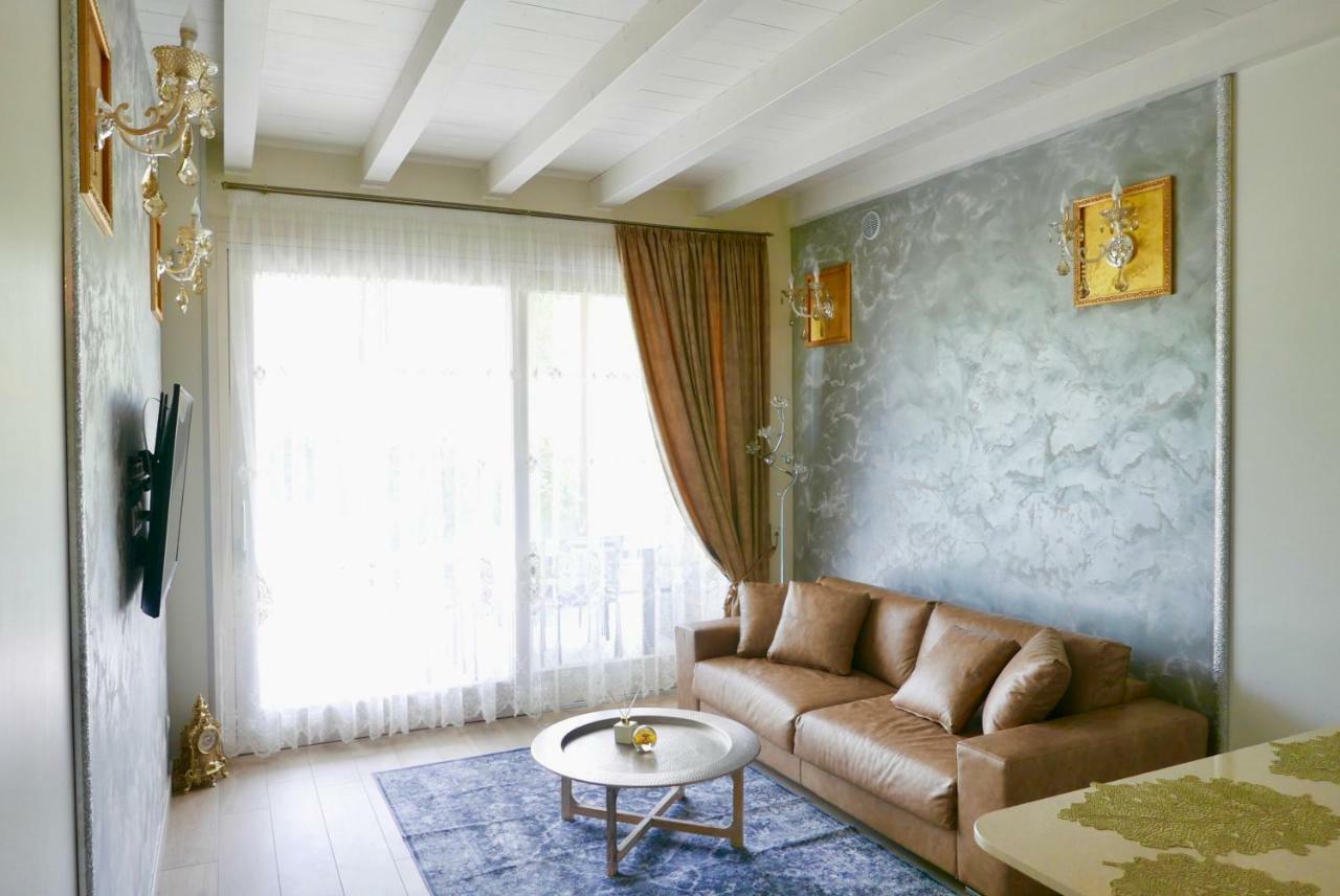 Phoenix Garda Hills Sirmione Esterno foto